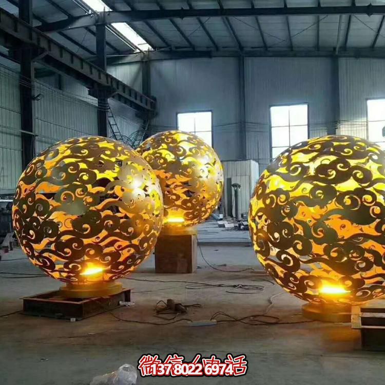 創意不銹鋼鏤空景觀擺件，為廣場帶來濃濃的藝術氣息