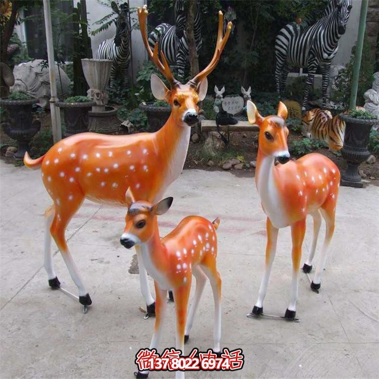 玻璃鋼仿真梅花鹿雕塑，為你的園林景觀增添仙氣