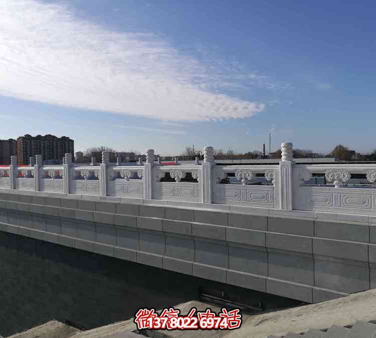 精美石雕橋欄桿，藝術美學完美結合